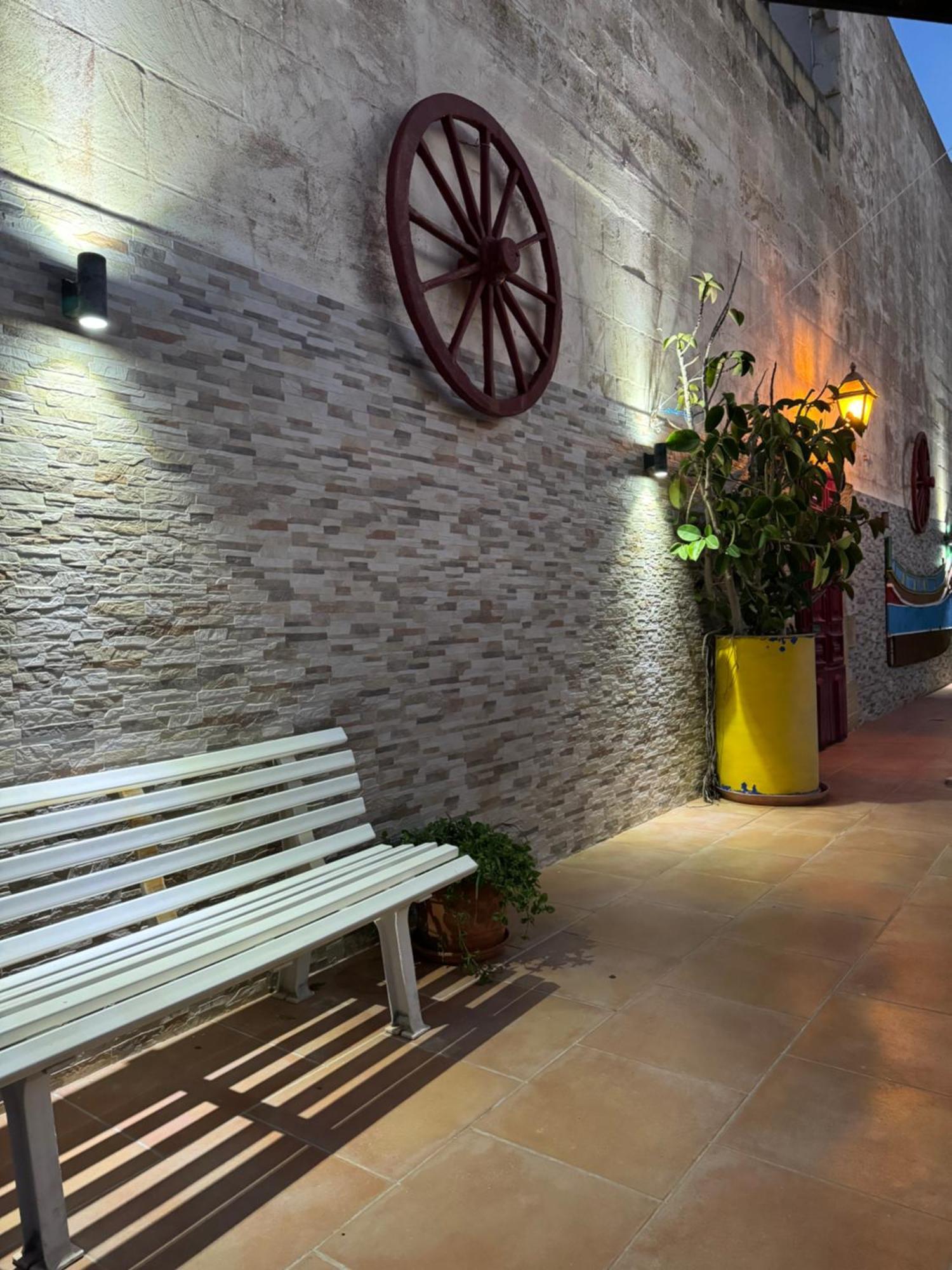 Tal-Bir Farmhouse Hotel Надур Екстериор снимка