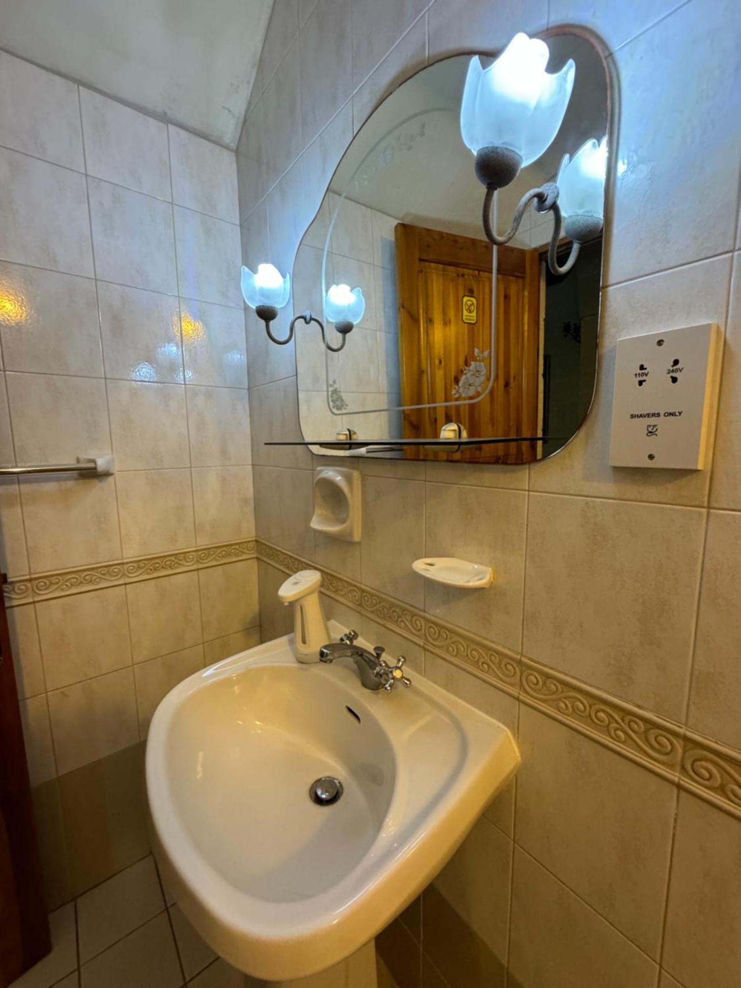 Tal-Bir Farmhouse Hotel Надур Екстериор снимка